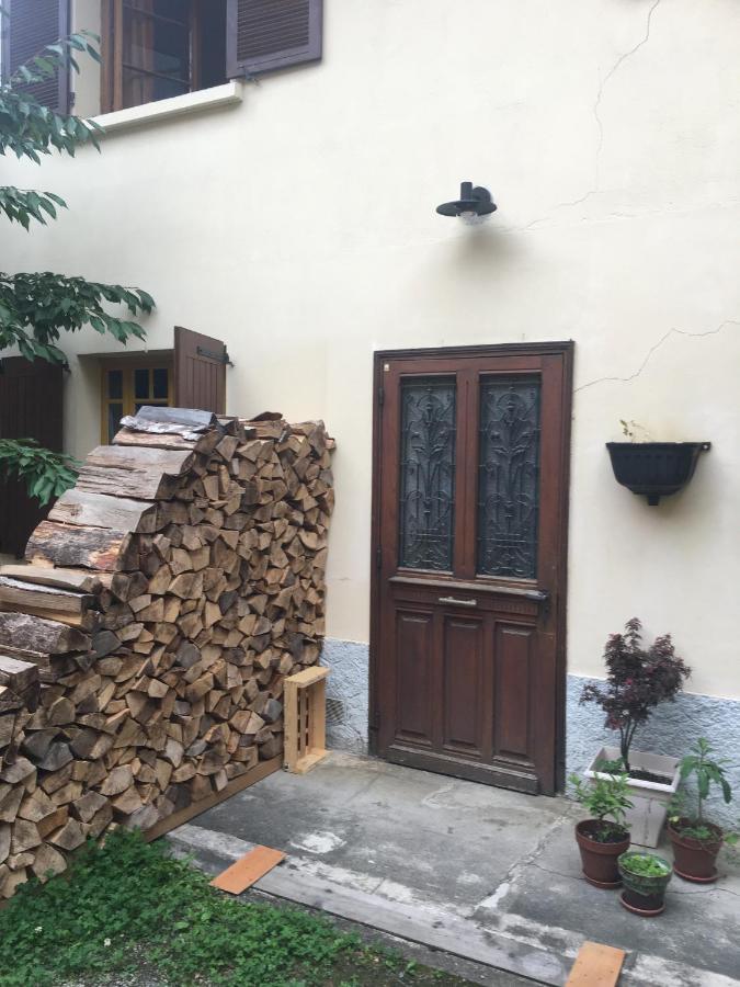 Charmant Appartement Sur Cour, Le Cerisier Bagnères-de-Bigorre Exterior foto